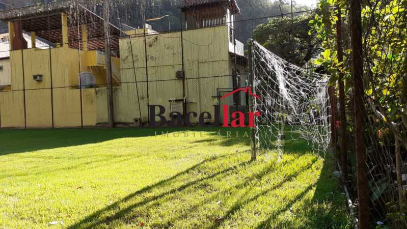20 CAMPO DE FUTEBOL-COND.. - 20