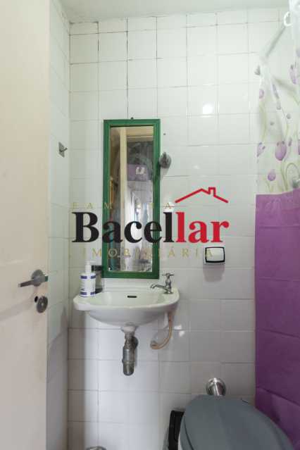 9_Quarto e Banheiro de serviç - 22