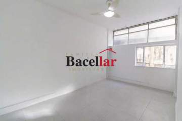 Ótima localização - Apartamento à venda Rua Santo Amaro,Rio de Janeiro,RJ - R$ 450.000 - TIAP11681