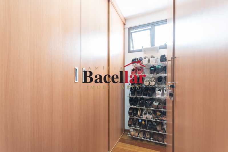 8_Closet - 18