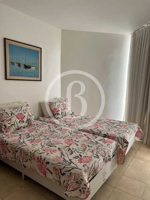 QUARTO - 12