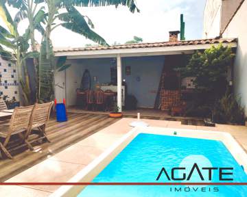 Agatê Imóveis vende Casa em Associação de Moradores com 4 quartos com 165 m² por R 780.000 - Itaipu - Niterói. - HTCN40116