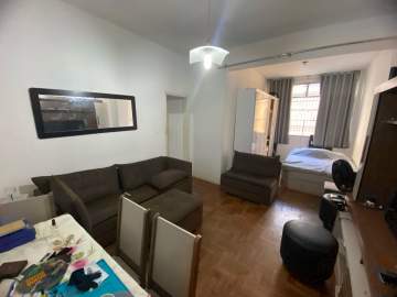 Imperdível - MARAVILHOSO 2 QUARTOS COM DEPENDENCIA E AREA DE SERVIÇO EM RUA NOBRE DE COPACABANA - FCAP21065