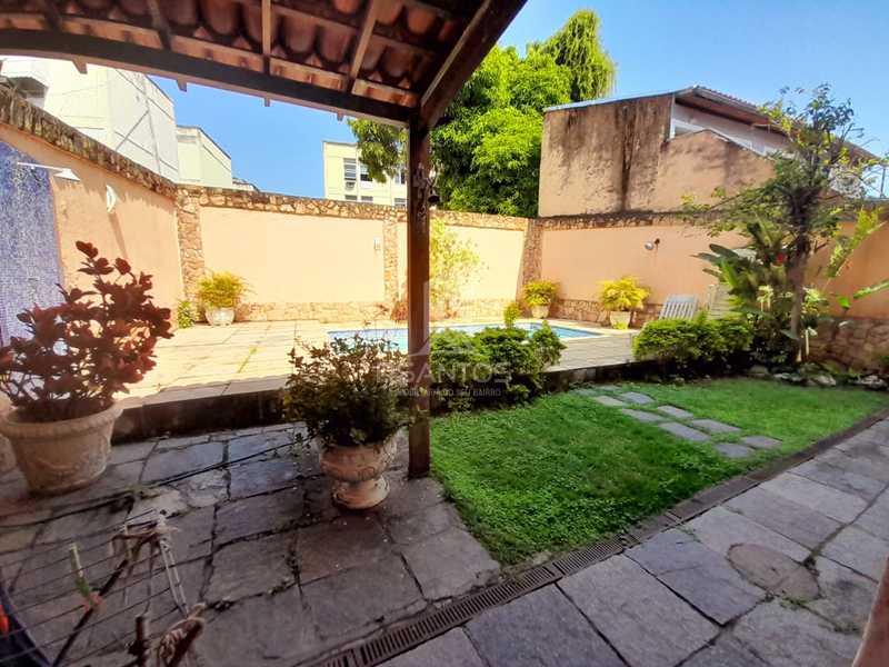 Conheça 29. do imóvel - Freguesia - Casa duplex, 3 quartos, 1 suíte, quintal, piscina, churrasqueira, 2 vagas. - JPCN30099 - 27 29. - 27