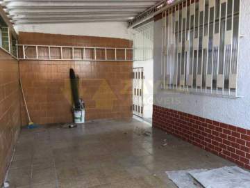 Casa linear com 3 quartos quintal e vaga de garagem a venda em Vista Alegre RJ - Próx. São Félix - CA00643