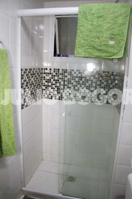 QUARTO EMCIMA COM BANHEIRO 1 - 13