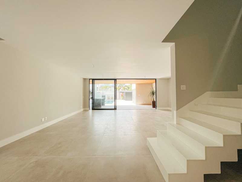 SALA - 12