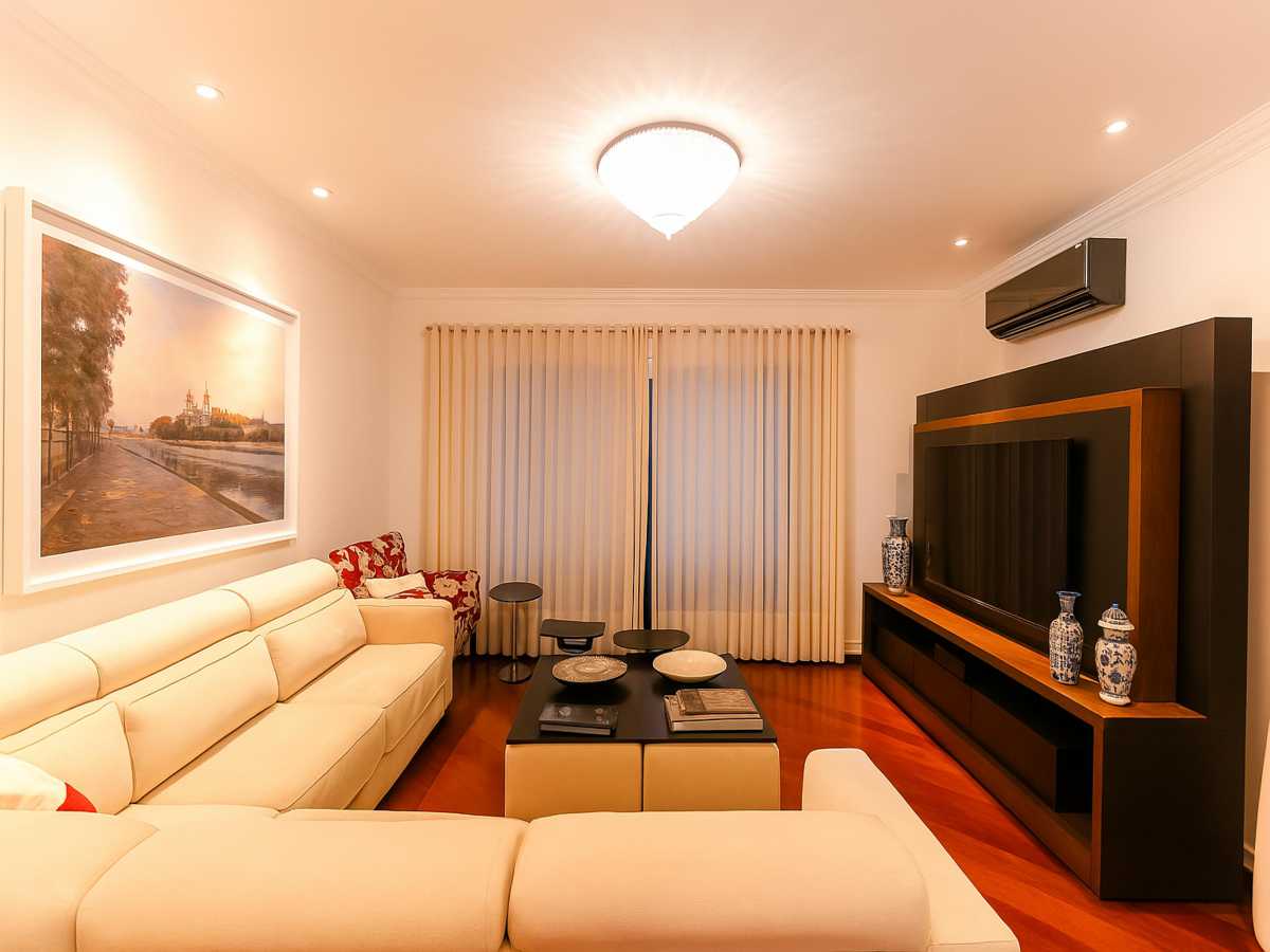 Enhanced_Living_Room_4032x3024 - 5