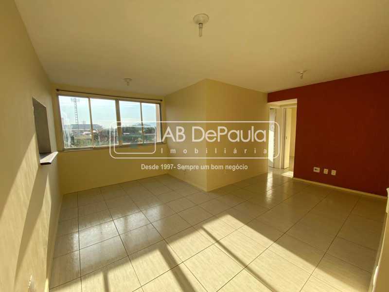 Conheça SALA EM L do imóvel - OPORTUNIDADE DE HOJE! EXCELENTE PREÇO - APTO DESOCUPADO, 02 DORMITÓRIOS, CONDOMÍNIO CABO ZACARIAS - ABAP20143 - 1 SALA EM L - 1