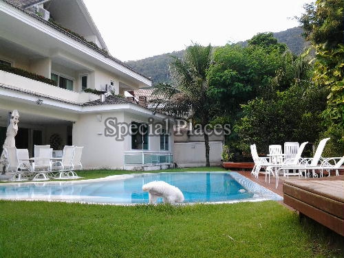 FACHADA E PISCINA - 2
