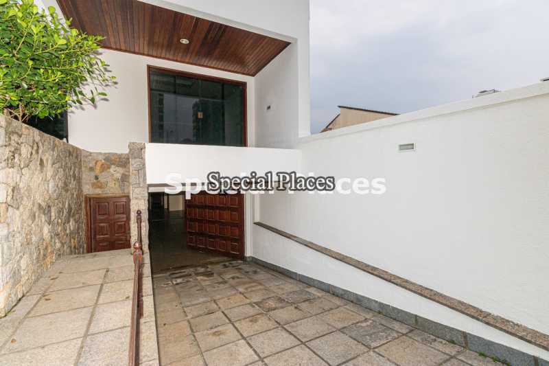 30 ENTRADA GARAGEM - 30