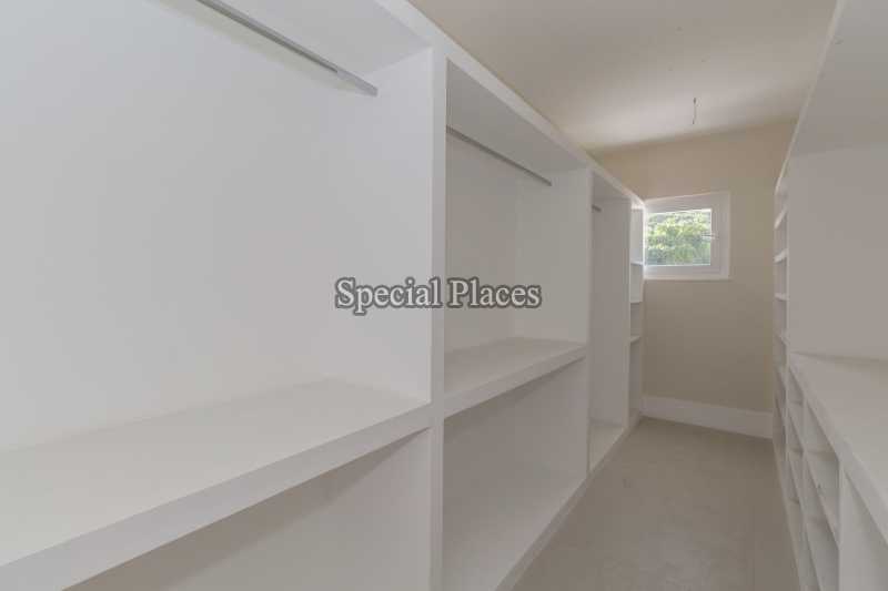 CLOSETS - 25
