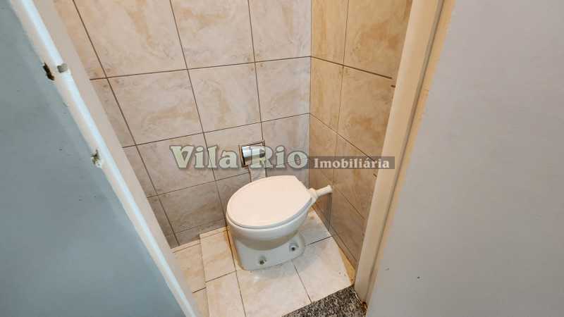 Banheiro de serviço. - 23