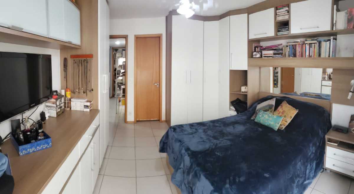 Foto dois do quarto da porta d - 17